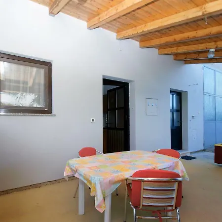 Boris 1965 Lägenhet Pula